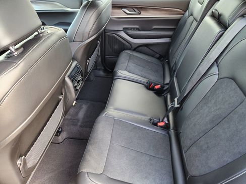 New 2026 Jeep Grand Cherokee L 2WD image 37