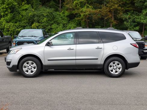 Used 2016 Chevrolet Traverse LS FWD image 8