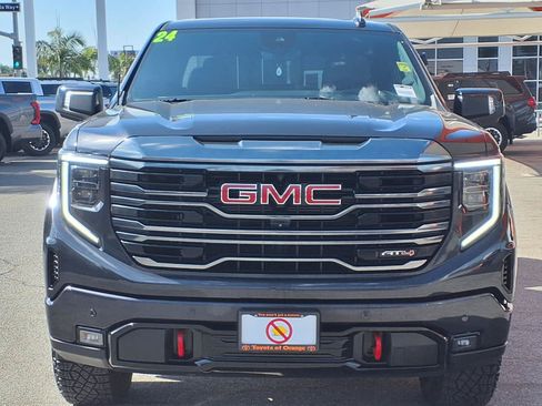 Used 2024 GMC Sierra 1500 AT4 w/ Technology Package AWD/4WD image 2