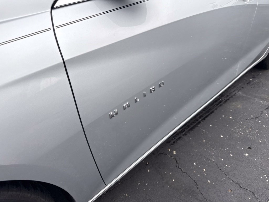 Used 2022 Chevrolet Malibu LT FWD image 14