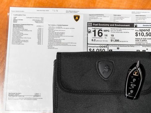 Used 2024 Lamborghini Urus Performante AWD/4WD image 65