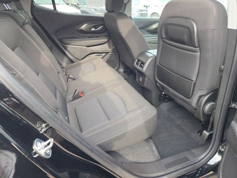 Used 2024 GMC Terrain SLE w/ Driver Convenience Package image 12