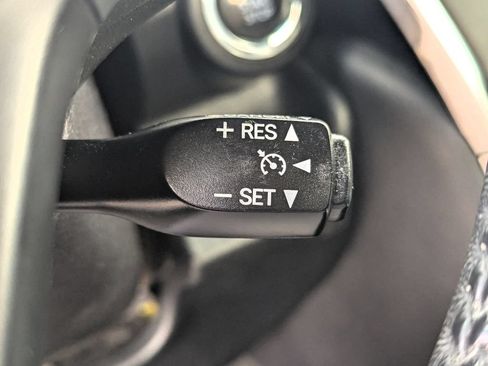 Used 2017 Toyota Camry SE w/ Moonroof Package FWD image 16