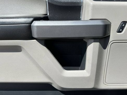 Used 2017 Ford F150 XLT AWD/4WD image 11