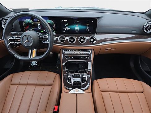 Used 2023 Mercedes-Benz E 450 4MATIC Cabriolet image 10