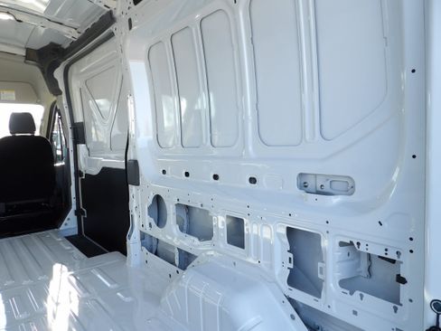 New 2026 Ford Transit 250 148 Medium Roof RWD image 8