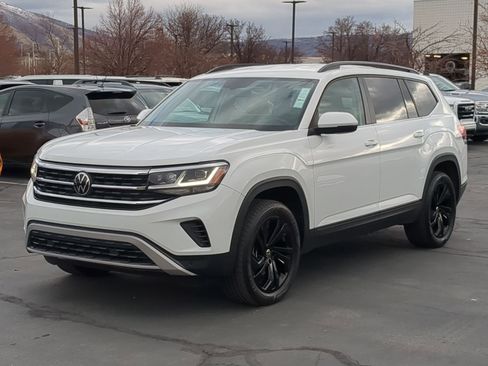 Used 2023 Volkswagen Atlas SE w/ Black Wheel Package image 10