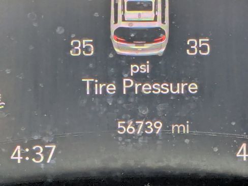 Used 2023 Chrysler Pacifica Touring-L image 36