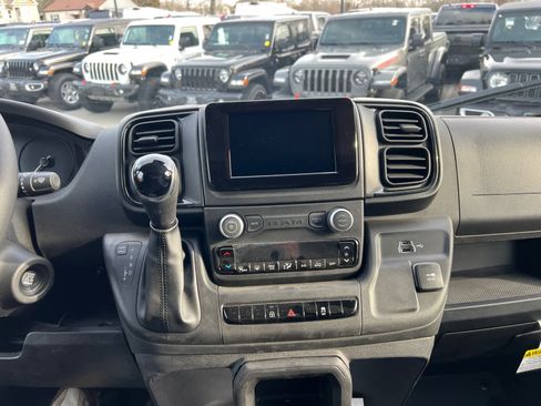Used 2025 RAM ProMaster 3500 w/ Convenience Group image 24