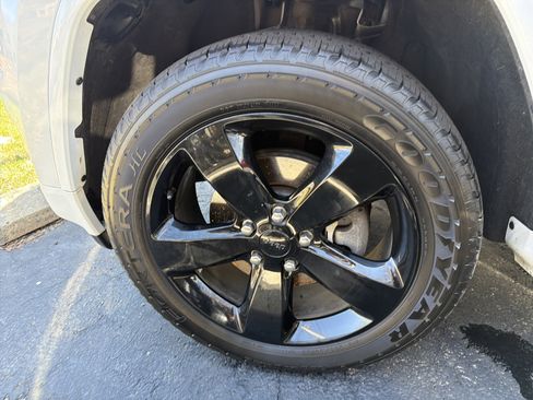 Used 2015 Jeep Grand Cherokee Altitude image 34