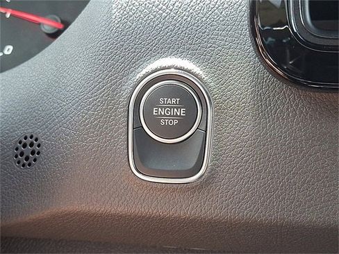 Used 2025 Mercedes-Benz Sprinter 2500 image 19