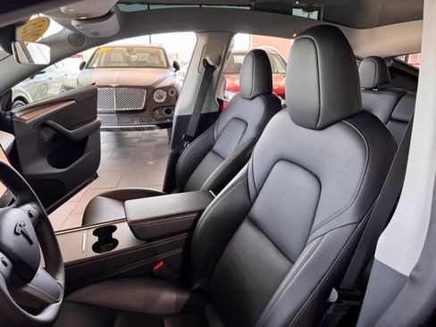 Used 2023 Tesla Model Y Long Range image 10