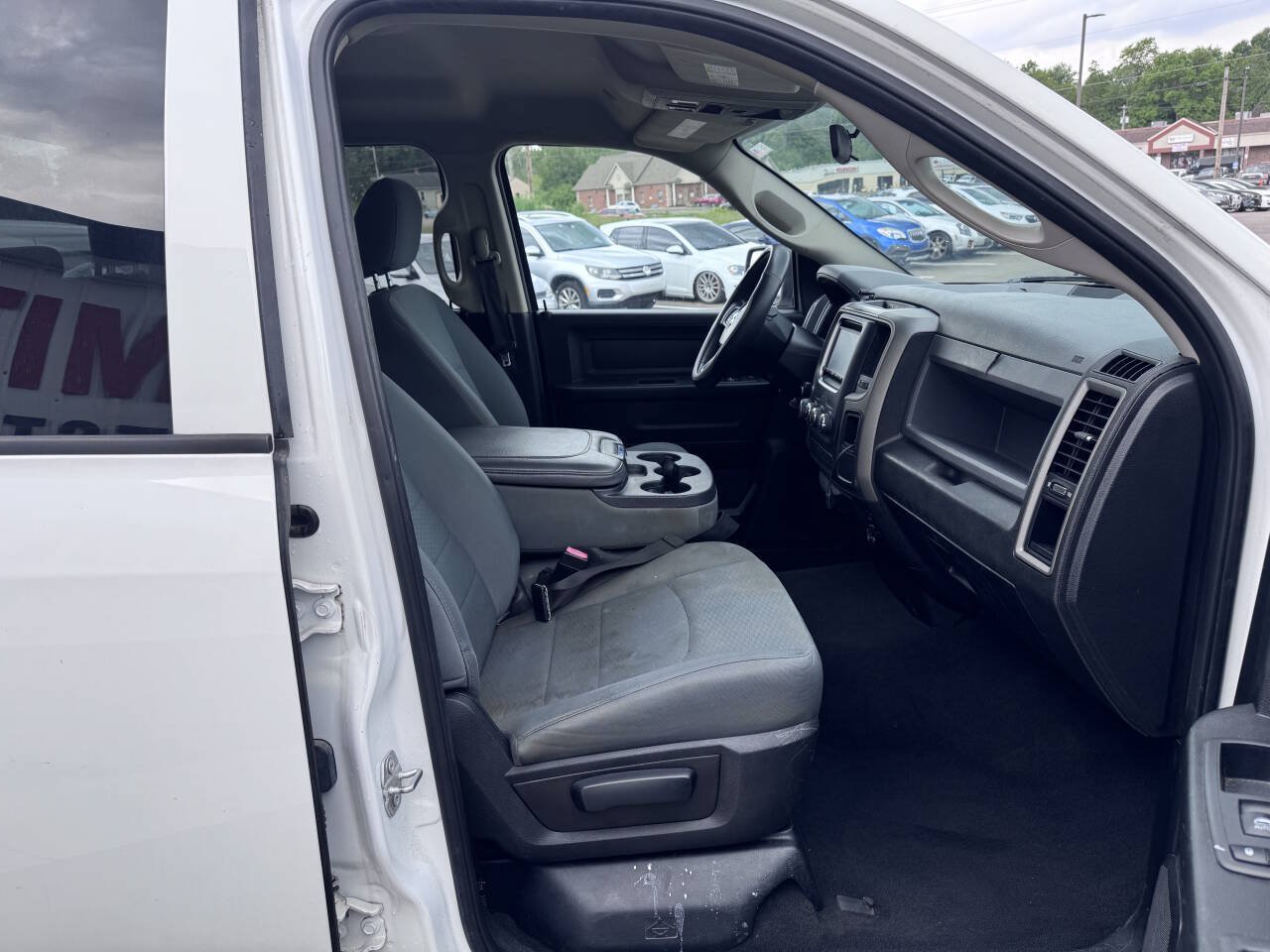 Used 2019 RAM 1500 Express w/ Express Value Package AWD/4WD image 17