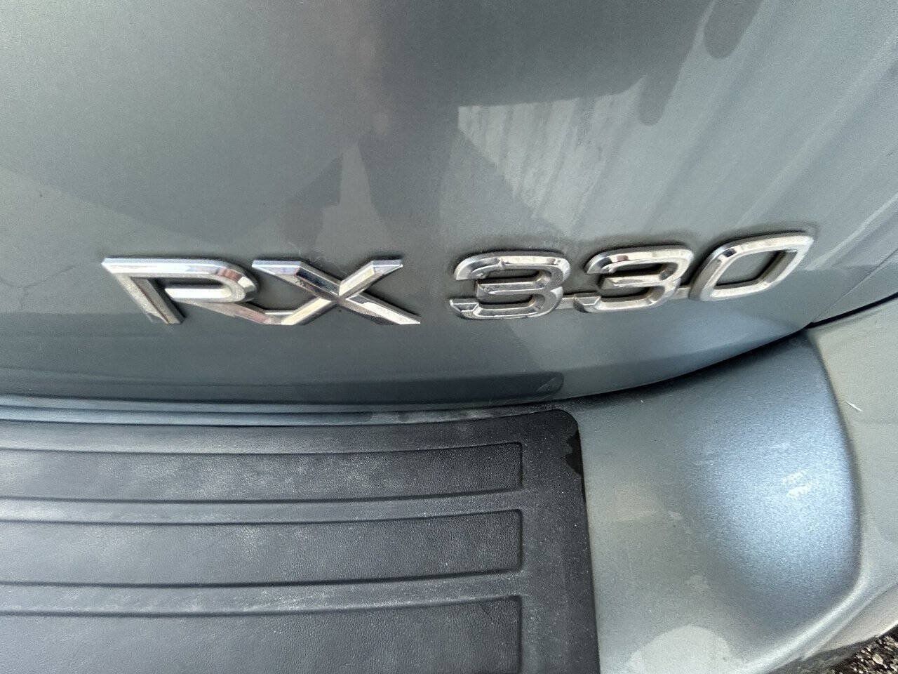 Used 2005 Lexus RX 330 FWD image 3