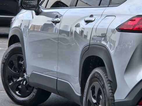 Used 2024 Toyota Corolla Cross L image 14