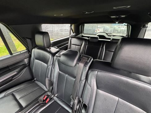 Used 2019 Ford Expedition Max XLT w/ Equipment Group 201A AWD/4WD image 13