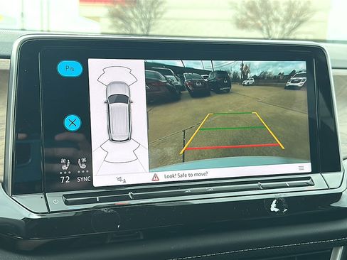 Used 2025 Volkswagen Atlas SE image 24