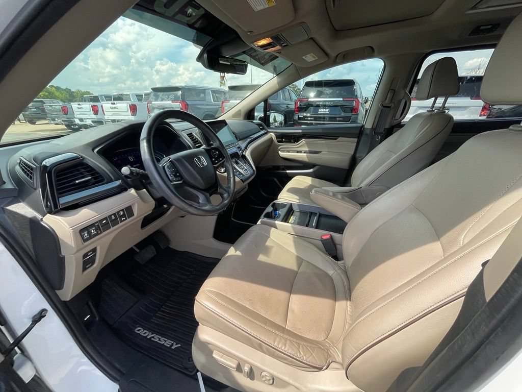 Used 2023 Honda Odyssey Elite image 11