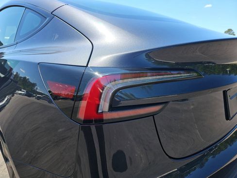 Used 2024 Tesla Model 3 Standard Range image 35