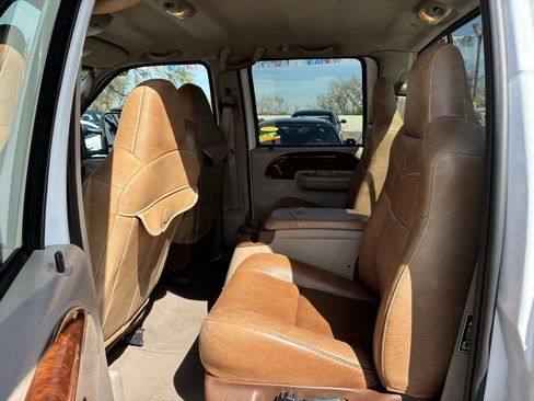 Used 2003 Ford F250 XLT image 4