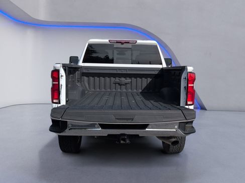 Used 2025 Chevrolet Silverado 2500 LTZ w/ LTZ Plus Package image 6