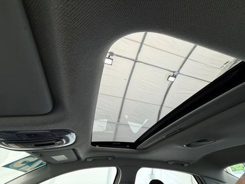 Used 2025 Hyundai Elantra SEL FWD image 38