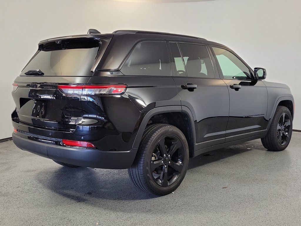 Used 2025 Jeep Grand Cherokee Limited w/ Luxury Tech Group II AWD/4WD image 6