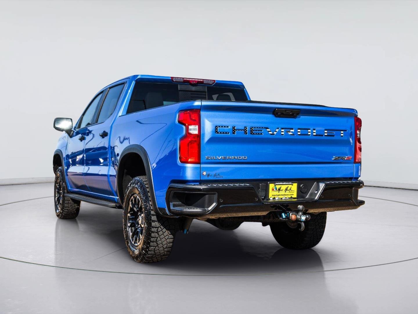 Used 2025 Chevrolet Silverado 1500 ZR2 w/ Technology Package AWD/4WD image 8