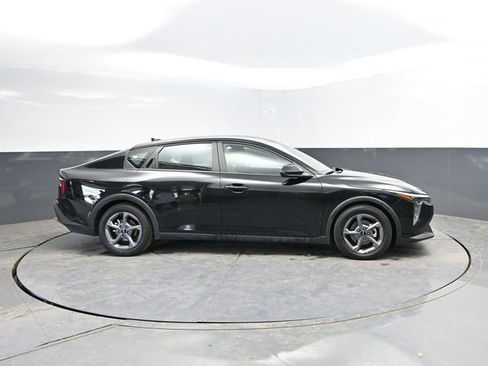 Used 2025 Kia K4 LXS image 12