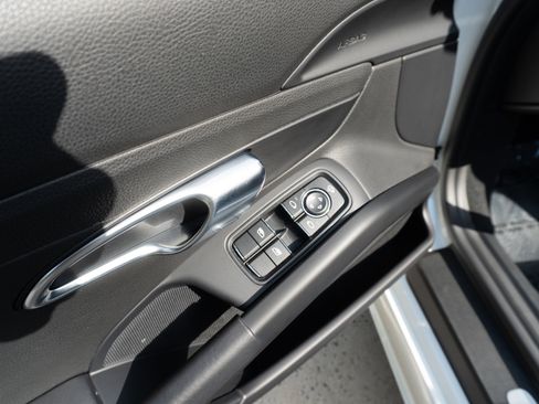 Used 2024 Porsche 718 Boxster S RWD image 13