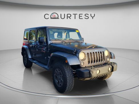 Used 2014 Jeep Wrangler Unlimited Sahara w/ Connectivity Group AWD/4WD image 22