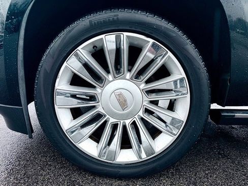 Used 2015 Cadillac Escalade Platinum image 25