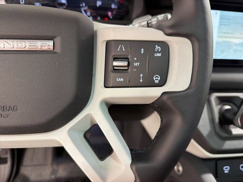 Used 2024 Land Rover Defender 110 S image 13