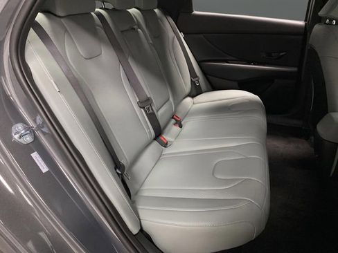 New 2025 Hyundai Elantra Limited image 33