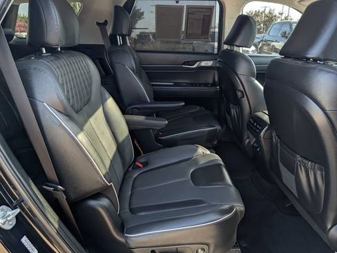 Used 2023 Hyundai Palisade Limited w/ Cargo Package FWD image 31