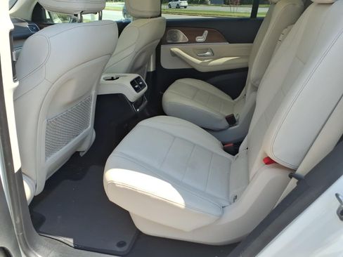 Used 2024 Mercedes-Benz GLS 450 4MATIC image 13