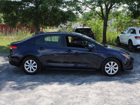 Used 2024 Toyota Corolla LE FWD image 5