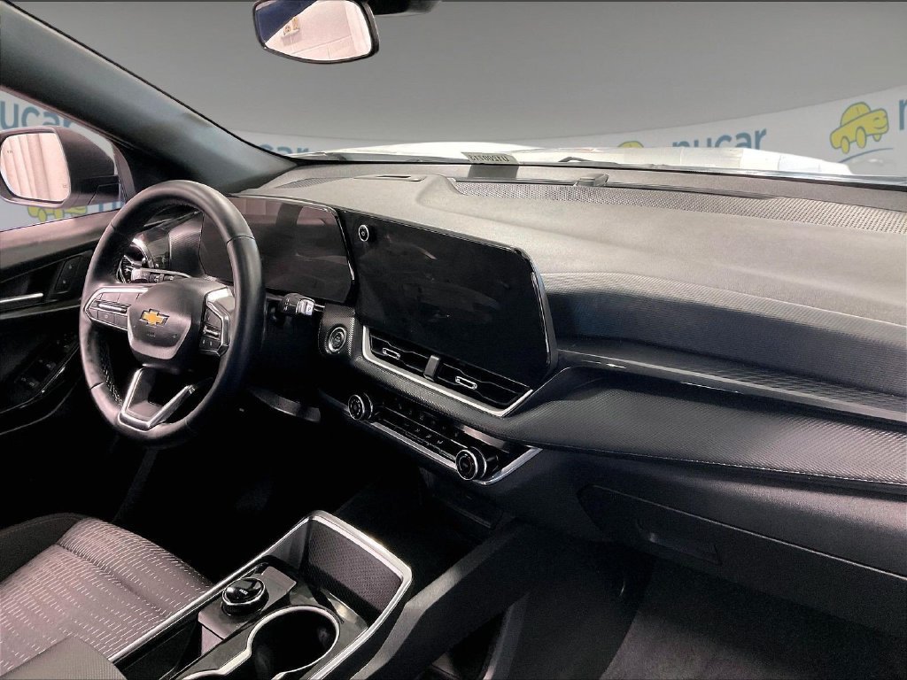 Used 2026 Chevrolet Equinox LT AWD/4WD image 14