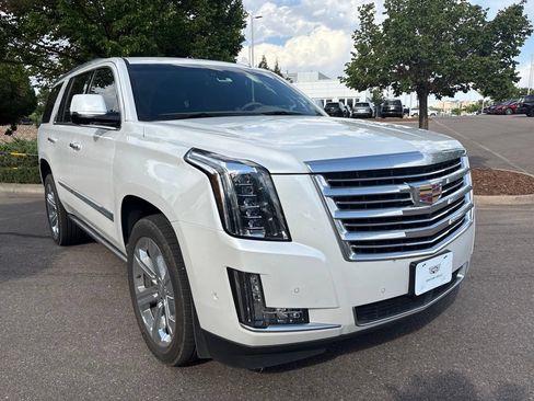 Used 2019 Cadillac Escalade Platinum AWD/4WD image 7