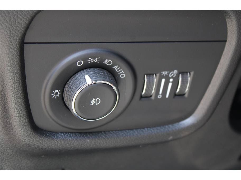 Used 2023 Jeep Grand Cherokee L Limited w/ Trailer Tow Group (B) AWD/4WD image 15