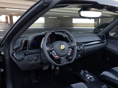 Used 2012 Ferrari 458 Spider RWD image 43
