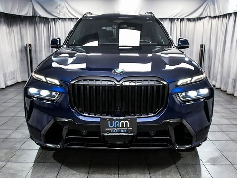Used 2023 BMW X7 xDrive40i w/ Executive Package image 2