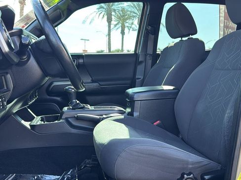 Used 2017 Toyota Tacoma TRD Off-Road w/ Tow Package (A/T) image 20