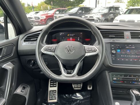 Used 2023 Volkswagen Tiguan SE R-Line AWD/4WD image 16