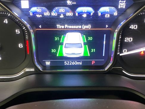 Used 2021 GMC Yukon Denali w/ Denali Premium Package image 20