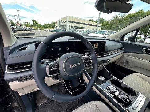 New 2026 Kia Carnival EX FWD image 29