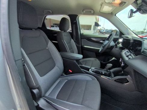 Used 2025 Chevrolet TrailBlazer LT AWD/4WD image 30