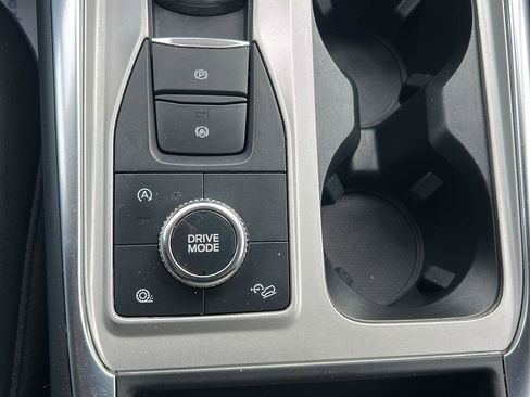 Used 2022 Ford Explorer XLT w/ Equipment Group 202A image 26