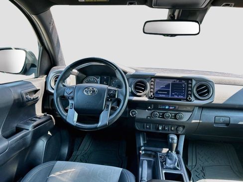 Used 2022 Toyota Tacoma TRD Off-Road RWD image 16