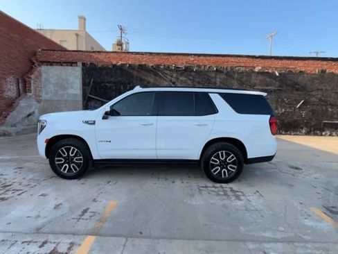Used 2023 GMC Yukon AT4 w/ Technology Package AWD/4WD image 5